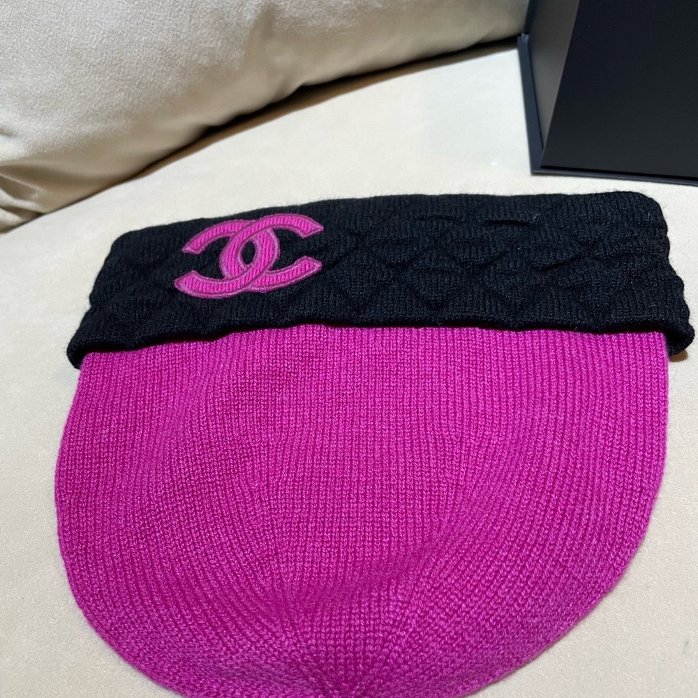 Chanel 2021 Beanie - Picture 2 of 9